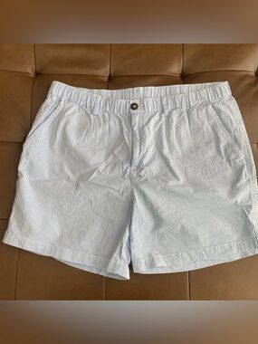 Chubbies Light Blue & White Seersucker Flat Front Shorts XXL 5.5